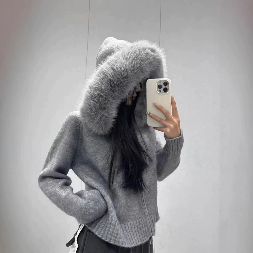 灰色绒边连帽针织外套，展示图1